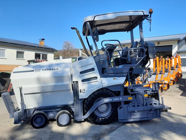 2019 VÖGELE SUPER 1303-3i * 3.500 hrs * NEW WHITE - Image 4