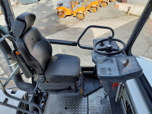 2019 VÖGELE SUPER 1603-3i * 4.900 hrs * NEW screed plates - Image 8
