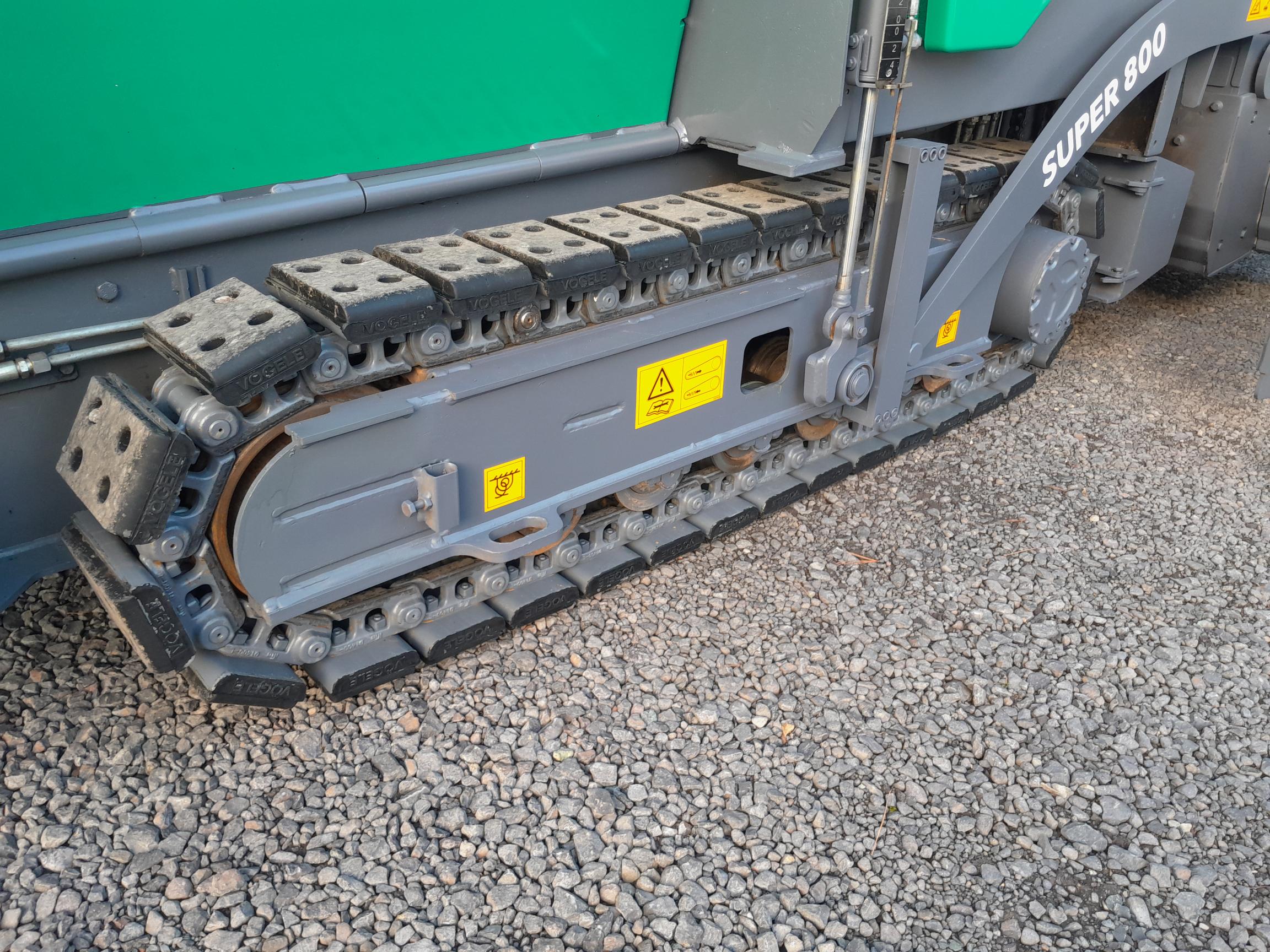 2014 VÖGELE SUPER 800 * 3.300 hrs * 3,20 m * NEW tracks * NEW painting - Image 17