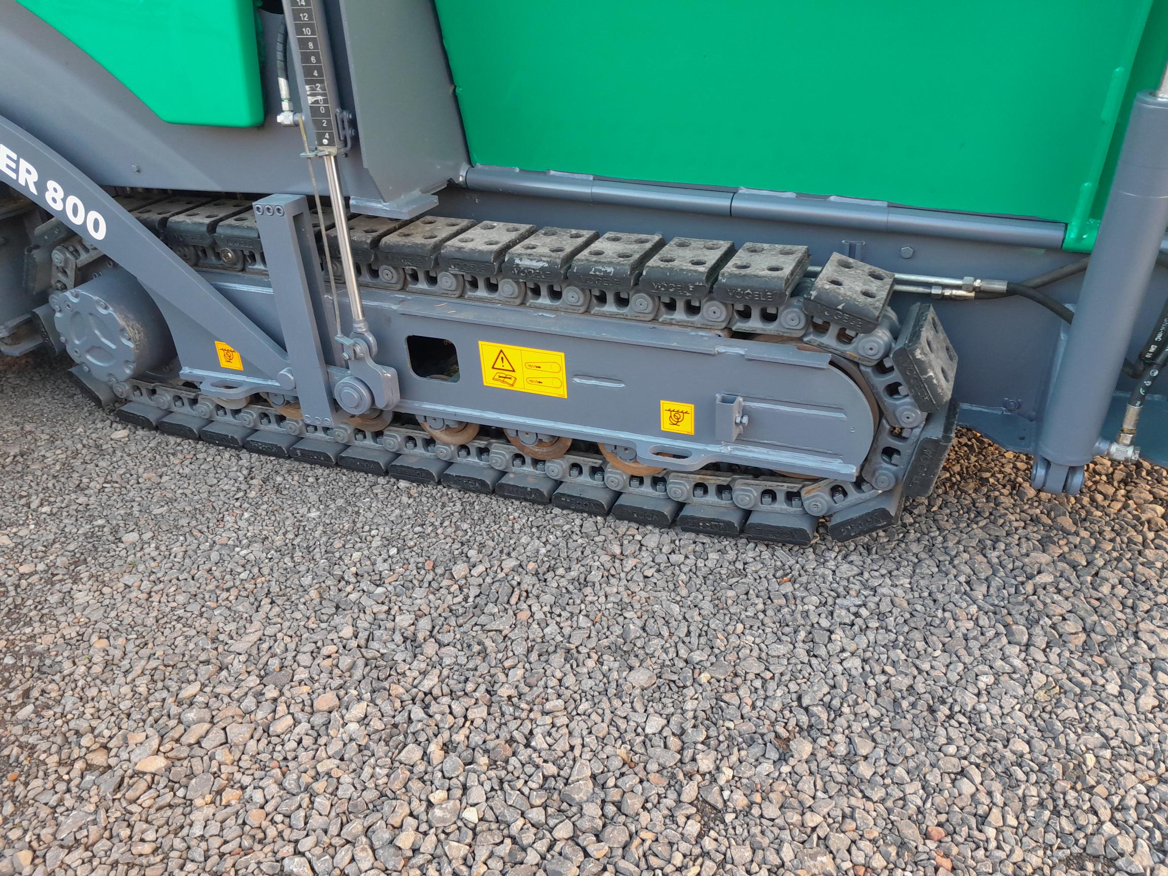 2014 VÖGELE SUPER 800 * 3.300 hrs * 3,20 m * NEW tracks * NEW painting - Image 9