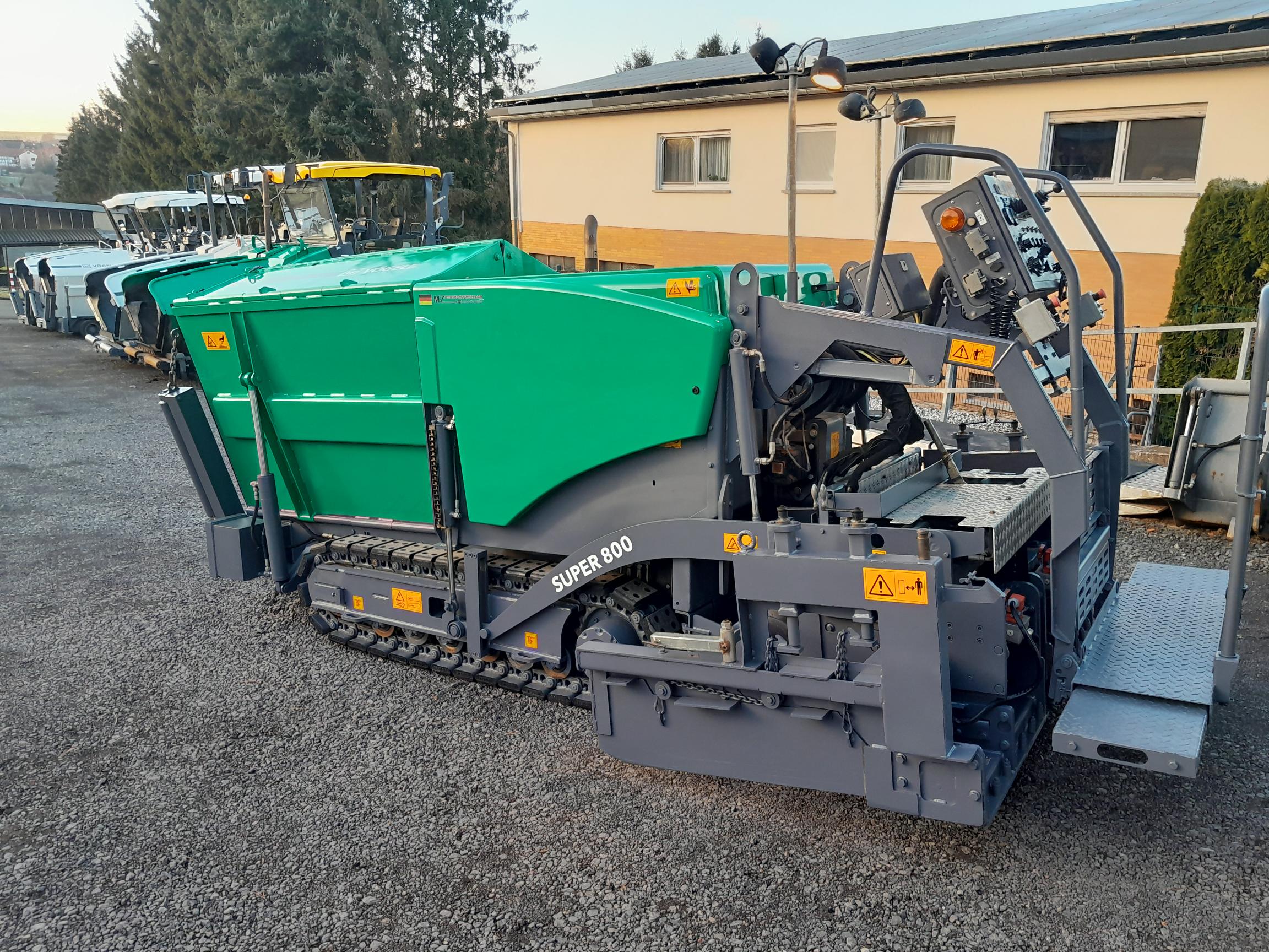 2014 VÖGELE SUPER 800 * 3.300 hrs * 3,20 m * NEW tracks * NEW painting - Image 4