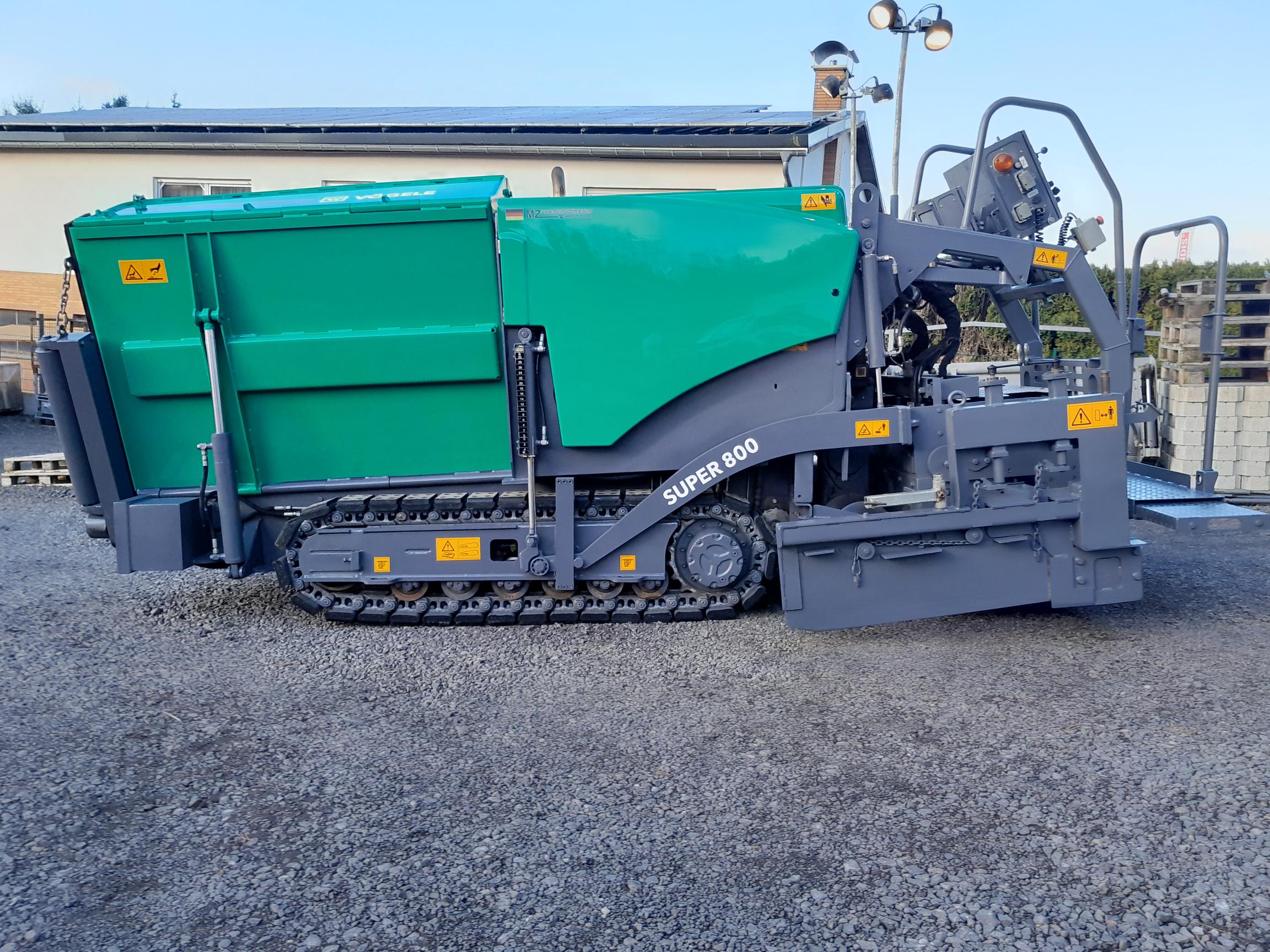 2014 VÖGELE SUPER 800 * 3.300 hrs * 3,20 m * NEW tracks * NEW painting - Image 3