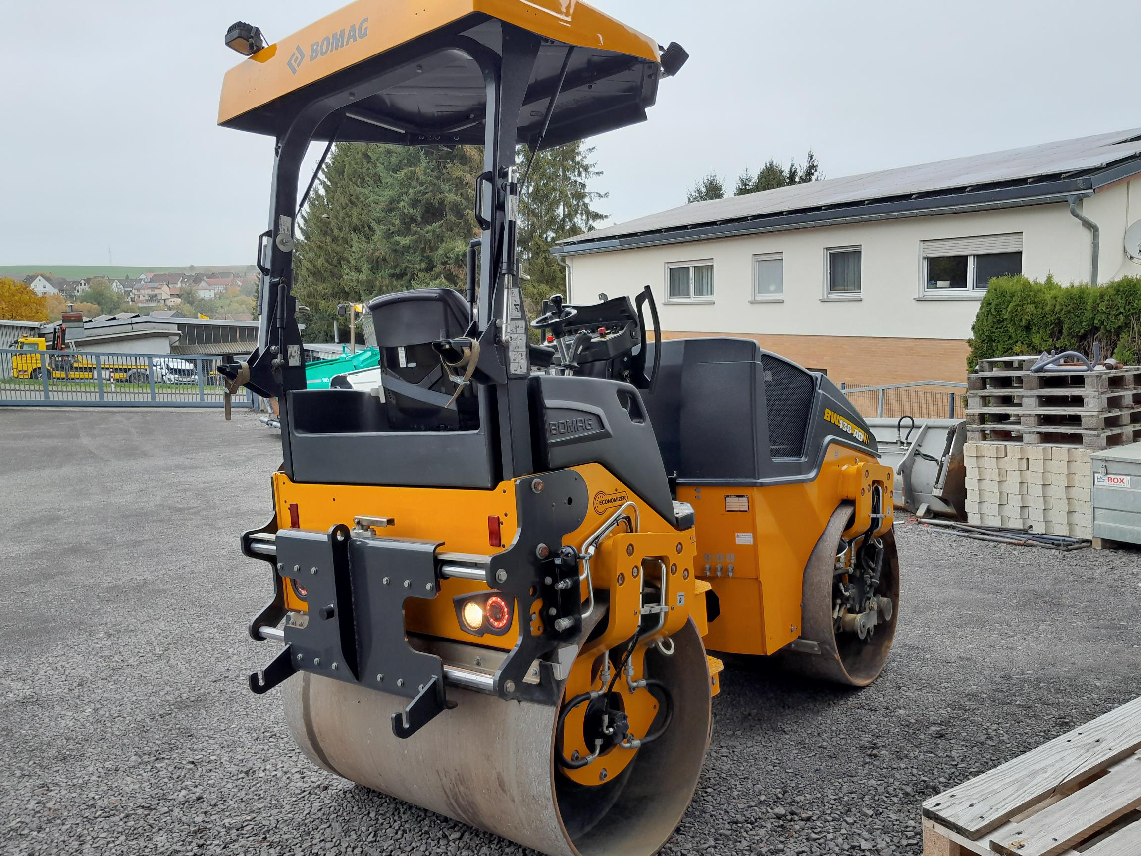 2022 BOMAG BW 138 AD-5 - only 597 hours - like new - Image 8