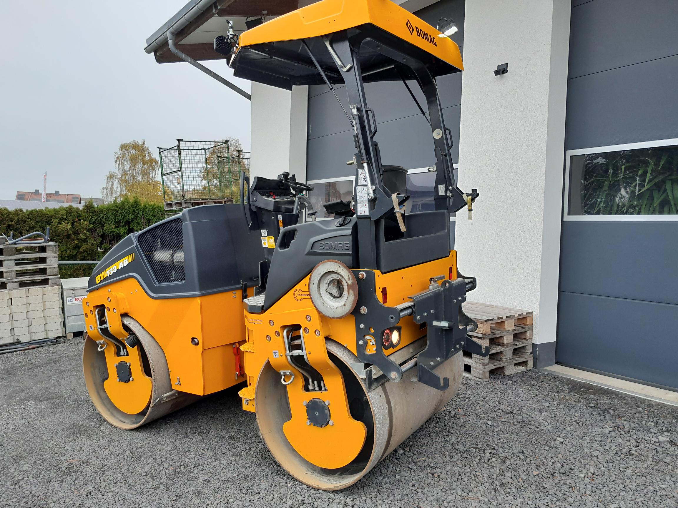 2022 BOMAG BW 138 AD-5 - only 597 hours - like new - Image 5