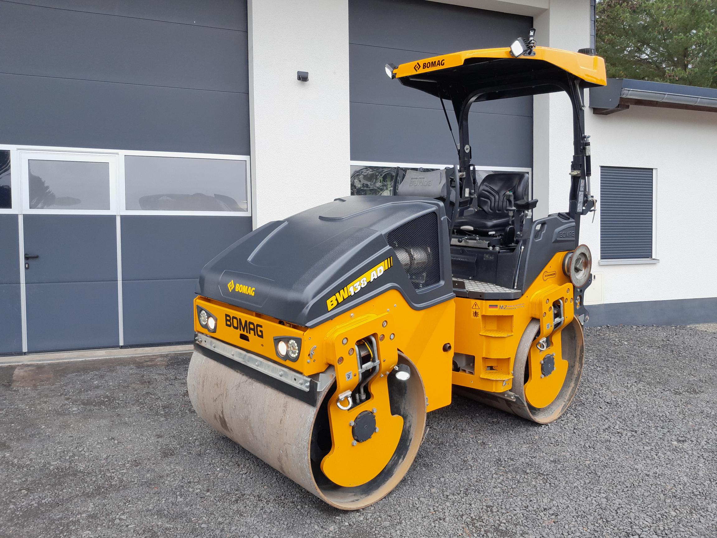 2022 BOMAG BW 138 AD-5 - only 597 hours - like new - Image 2